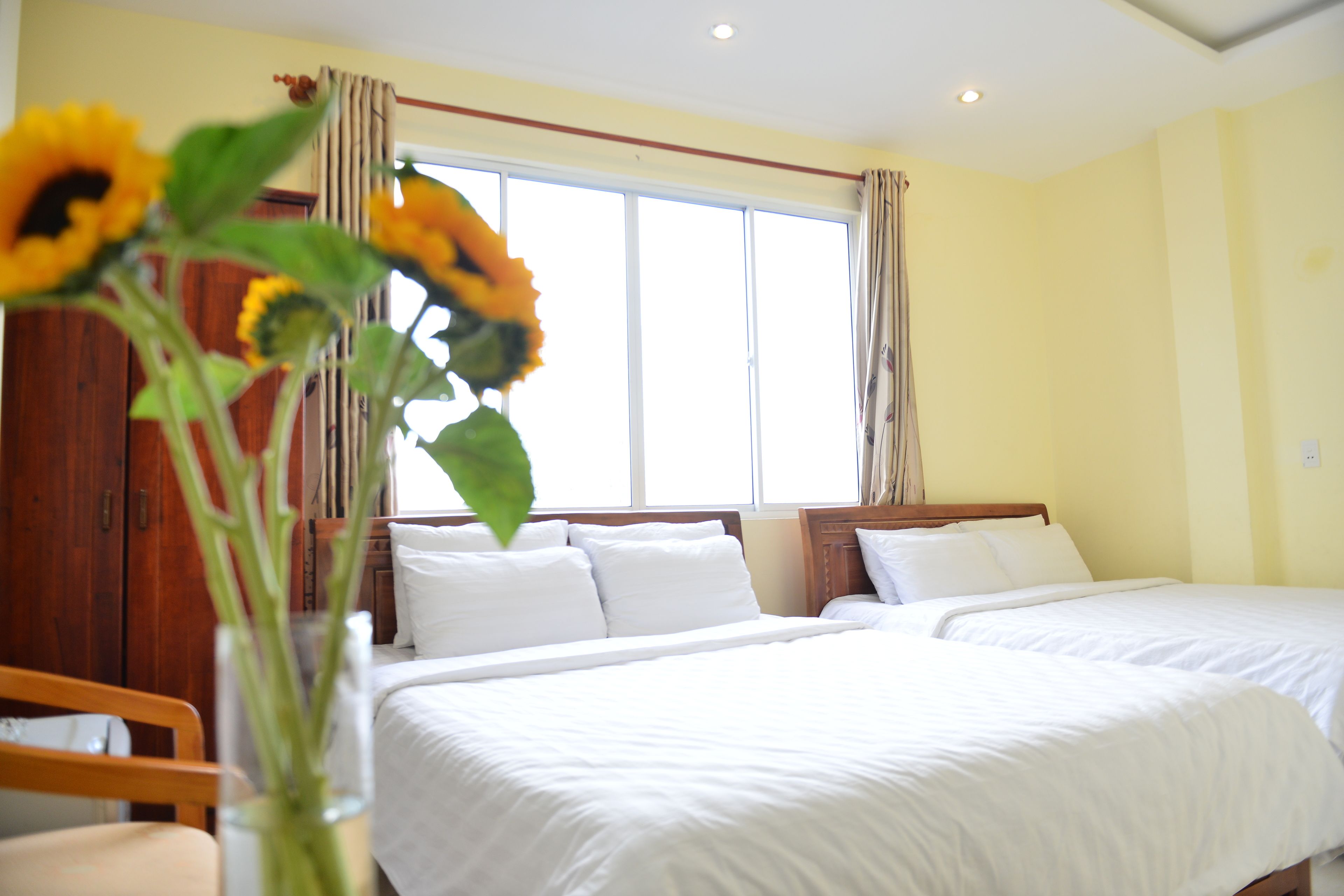 Familierom | Minibar, skrivebord, blendingsgardiner og wi-fi (inkludert)