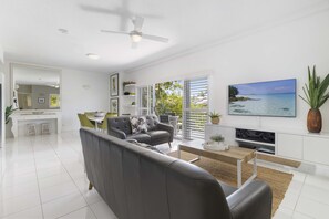 1 bedroom, individually decorated, individually furnished - Rimini Holiday Apartments (Noosaville)