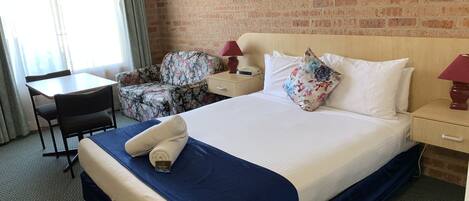 Ferros/tábuas de passar roupa, Wi-Fi de cortesia, roupa de cama