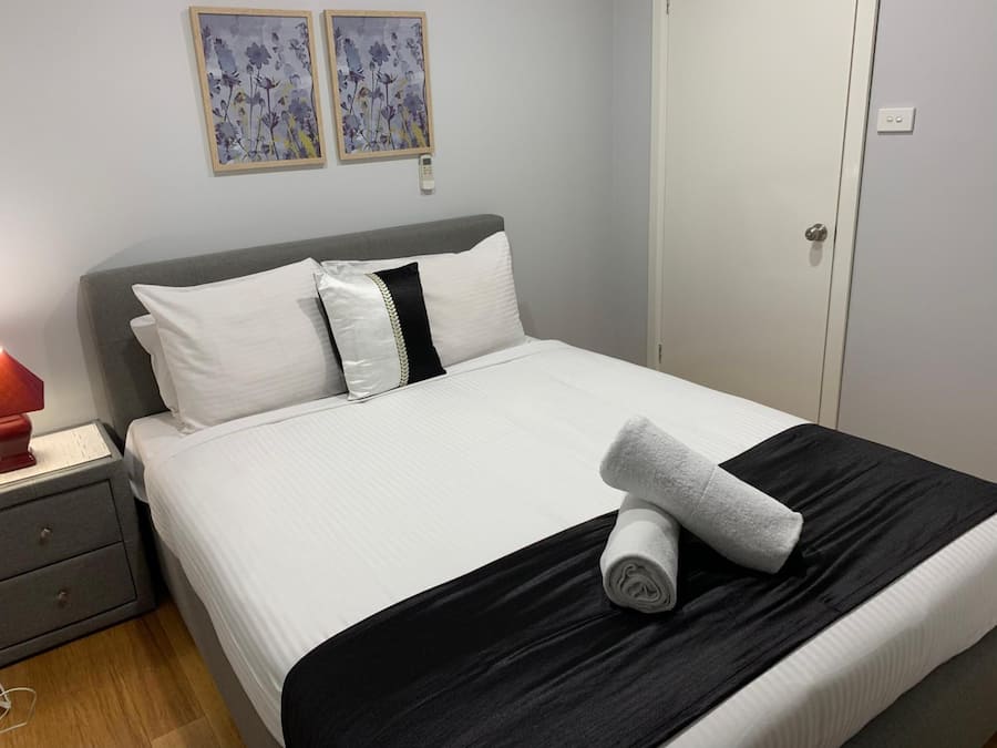 Iron/ironing board, free WiFi, bed sheets