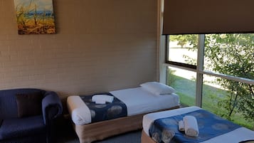 Iron/ironing board, free WiFi, bed sheets