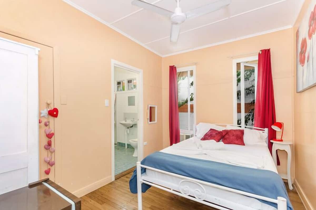 Standard Room, Non Smoking (Double Room with Ensuite) | In-room safe, free WiFi, bed sheets