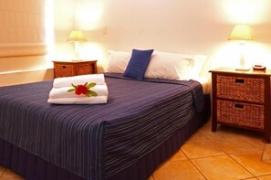 Living area - Santorini By The Sea Gold Coast (Miami)