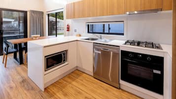 Family Studio, 3 Bedrooms | Private kitchen