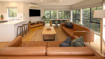 Luxury Four Bedroom Beach House (All Linen Provided - Photos guide Only) | Living area | LCD TV, ping pong