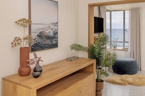 House on the Hill | Individually decorated, individually furnished, iron/ironing board - BIG4 Wye River Holiday Park (Wye River)