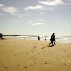 Una spiaggia nelle vicinanze, pesca