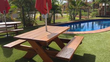 Kolam renang outdoor