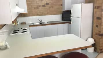Refrigerador, microondas, cafetera/tetera, tetera/pava eléctrica