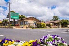 Front of property - Settlers Motor Inn (Tenterfield)