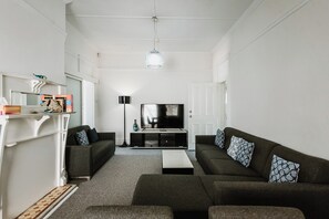 Apartment (Three Bedroom Apartment) | Living area