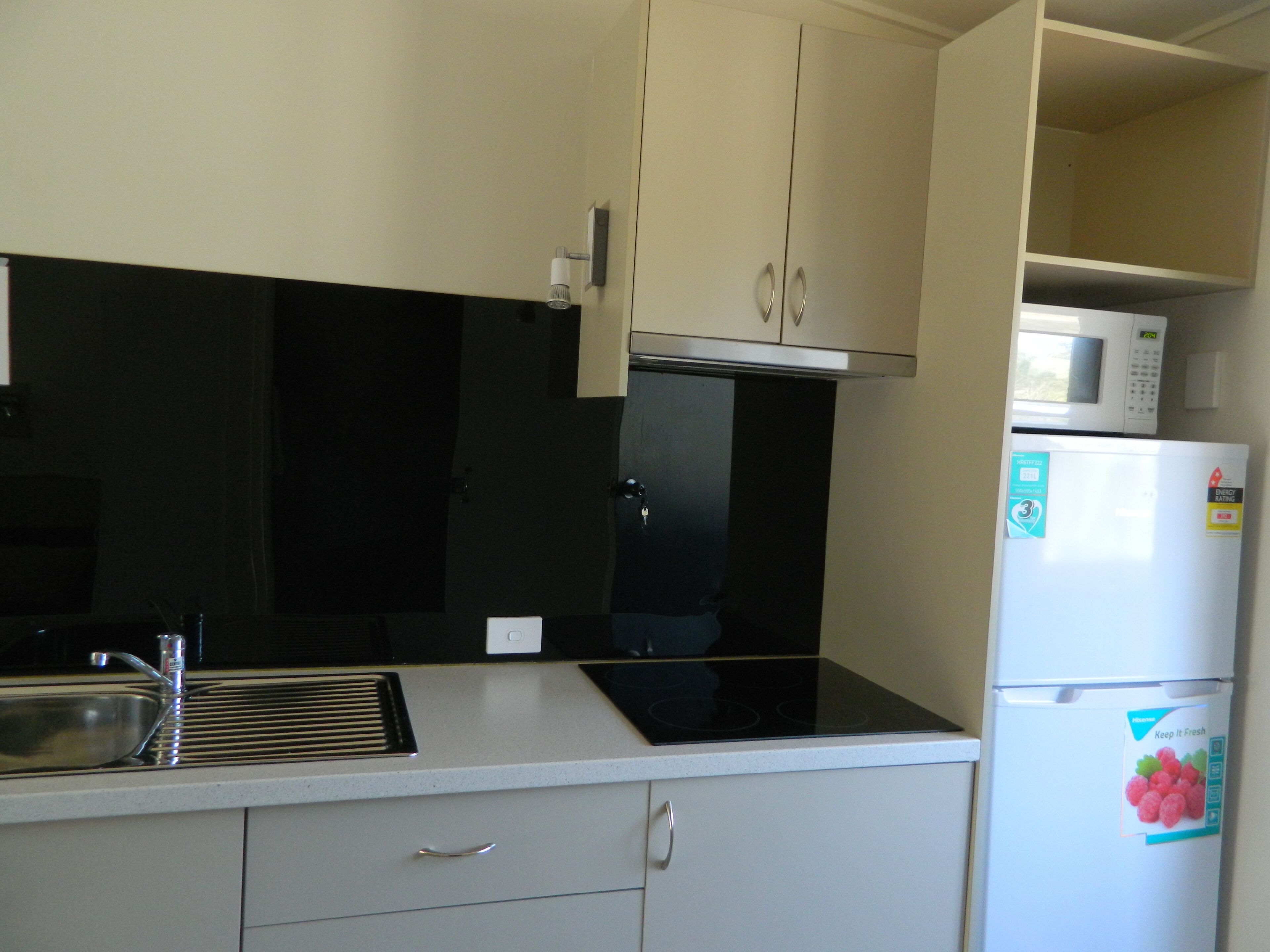 Self Contained Queen Room | Private kitchen