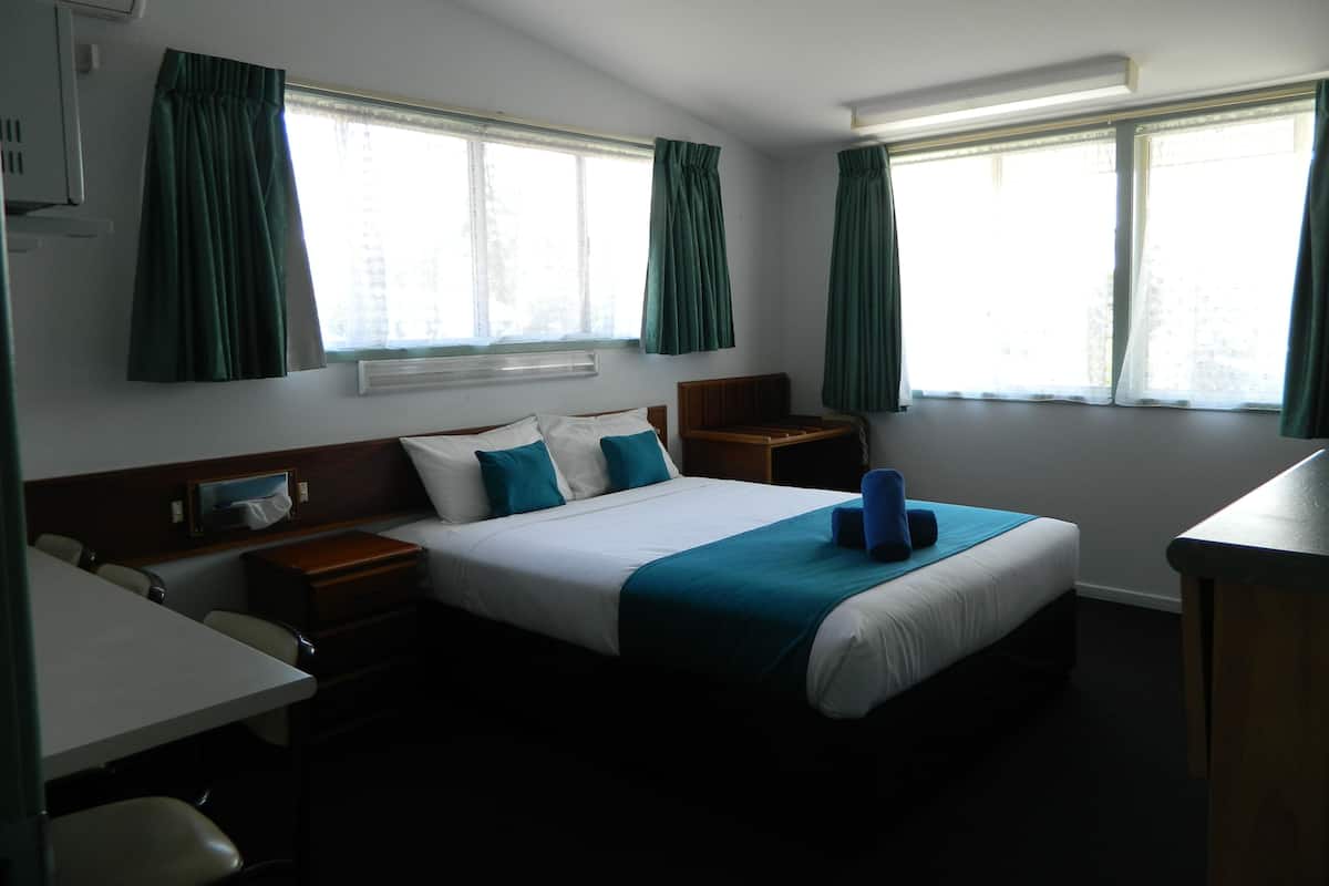Standard Family Room | Iron/ironing board, free WiFi, bed sheets