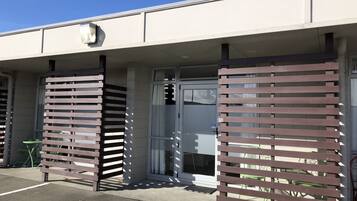 2 bedrooms, premium bedding, in-room safe, soundproofing