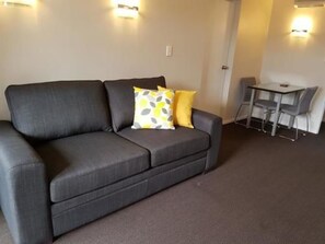 Premium bedding, in-room safe, soundproofing, free WiFi - Aspree Motor Inn (Palmerston North)