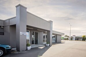 Check-in/check-out kiosk - Aspree Motor Inn (Palmerston North)