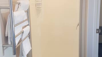 Superior-Suite, 1 Schlafzimmer | Hochwertige Bettwaren, Zimmersafe, schallisolierte Zimmer