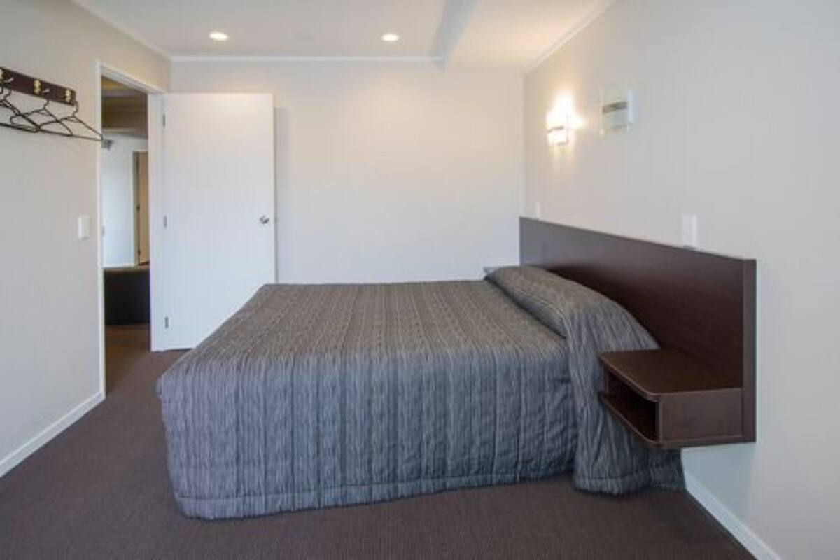 Standard Apartment, 2 Bedrooms | Premium bedding, in-room safe, soundproofing, WiFi (free)