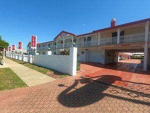 Exterior - Monte Carlo Motor Inn (Rosslea)