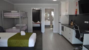 Superior Room, 1 Bedroom, Pool View
