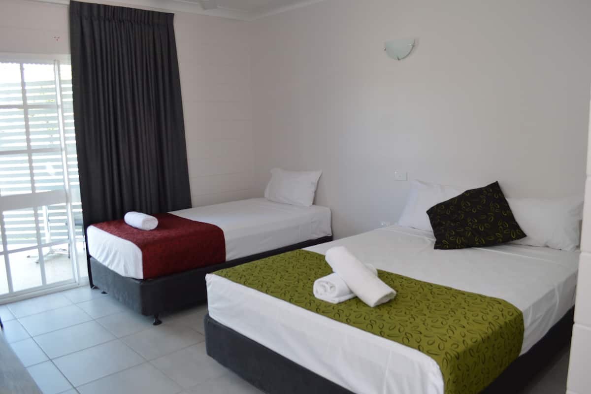 Superior Twin Room | 1 bedroom, premium bedding, desk, laptop workspace