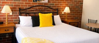 Poachers Paradise Motel