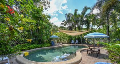 Hibiscus Lodge Bed & Breakfast