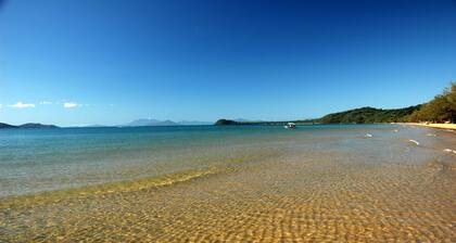 Hibiscus Lodge Bed & Breakfast