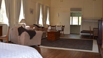 Standard Apartment, 1 Bedroom, Non Smoking, Kitchenette (Top of the Chapel) | Living area