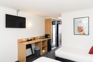 One Queen & One Single Bed | Desk, iron/ironing board, free WiFi, bed sheets