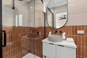 Superior-Ferienhütte, 2 Schlafzimmer (Family, Sleeps 6) | Badezimmer