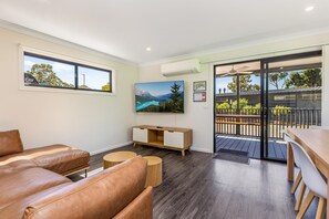 Cabin Executive | Bàn ủi/dụng cụ ủi quần áo, nôi/giường cho trẻ sơ sinh (phụ phí) 