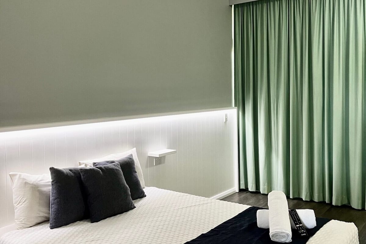 Queen Room | Premium bedding, soundproofing, bed sheets