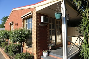 Property entrance - Old Coach Motor Inn Echuca (Echuca)