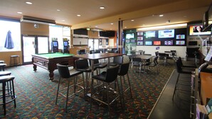 2 quầy bar/khu lounge 