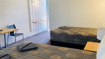 Dreibettzimmer (Double and Single) | Kostenloses WLAN, Bettwäsche