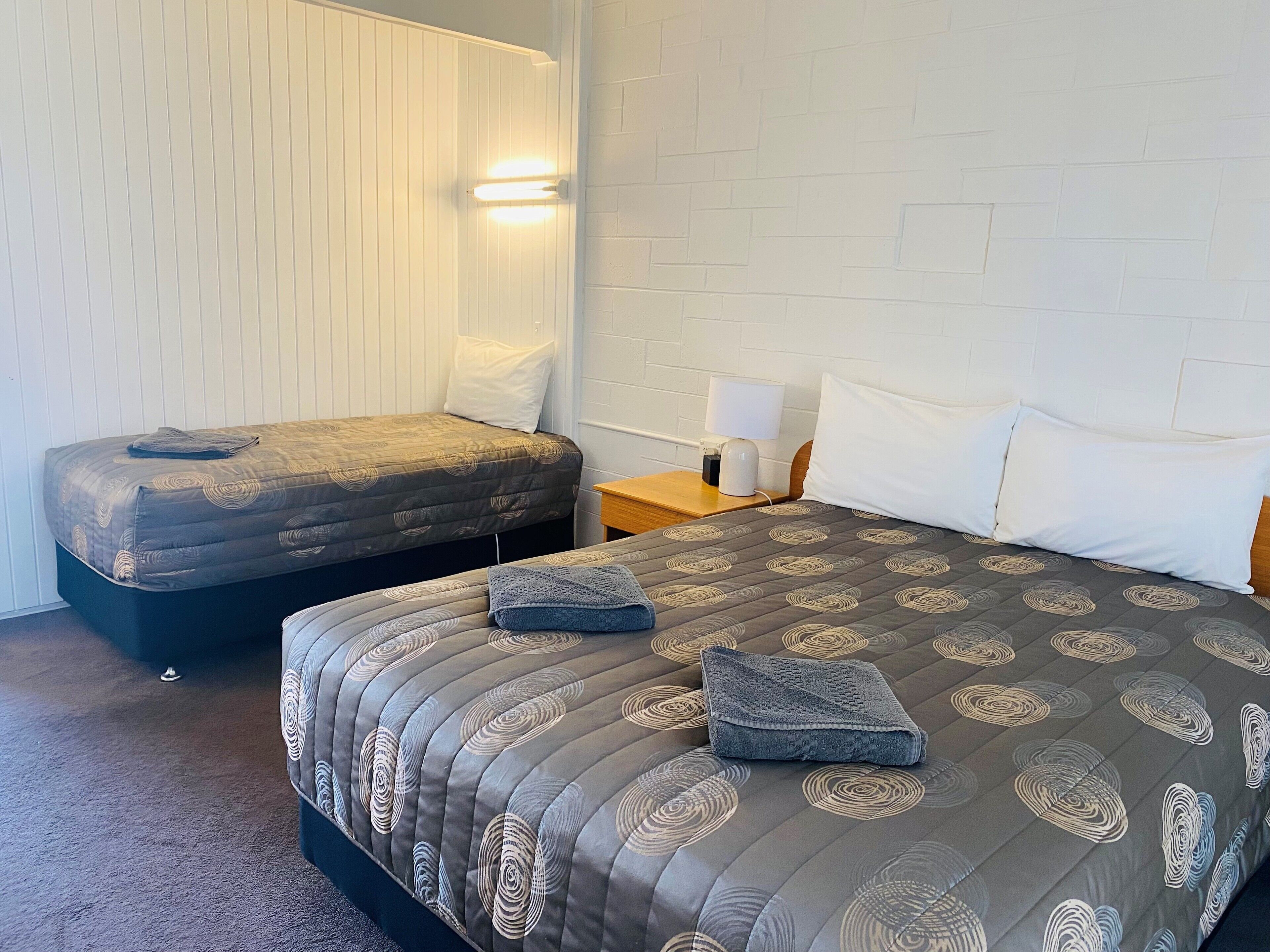 triple room (double and single) | free wifi, bed sheets