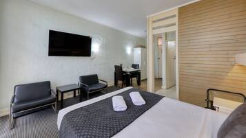 Economy Suite, 1 Bedroom, Non Smoking (New Economy Queen)