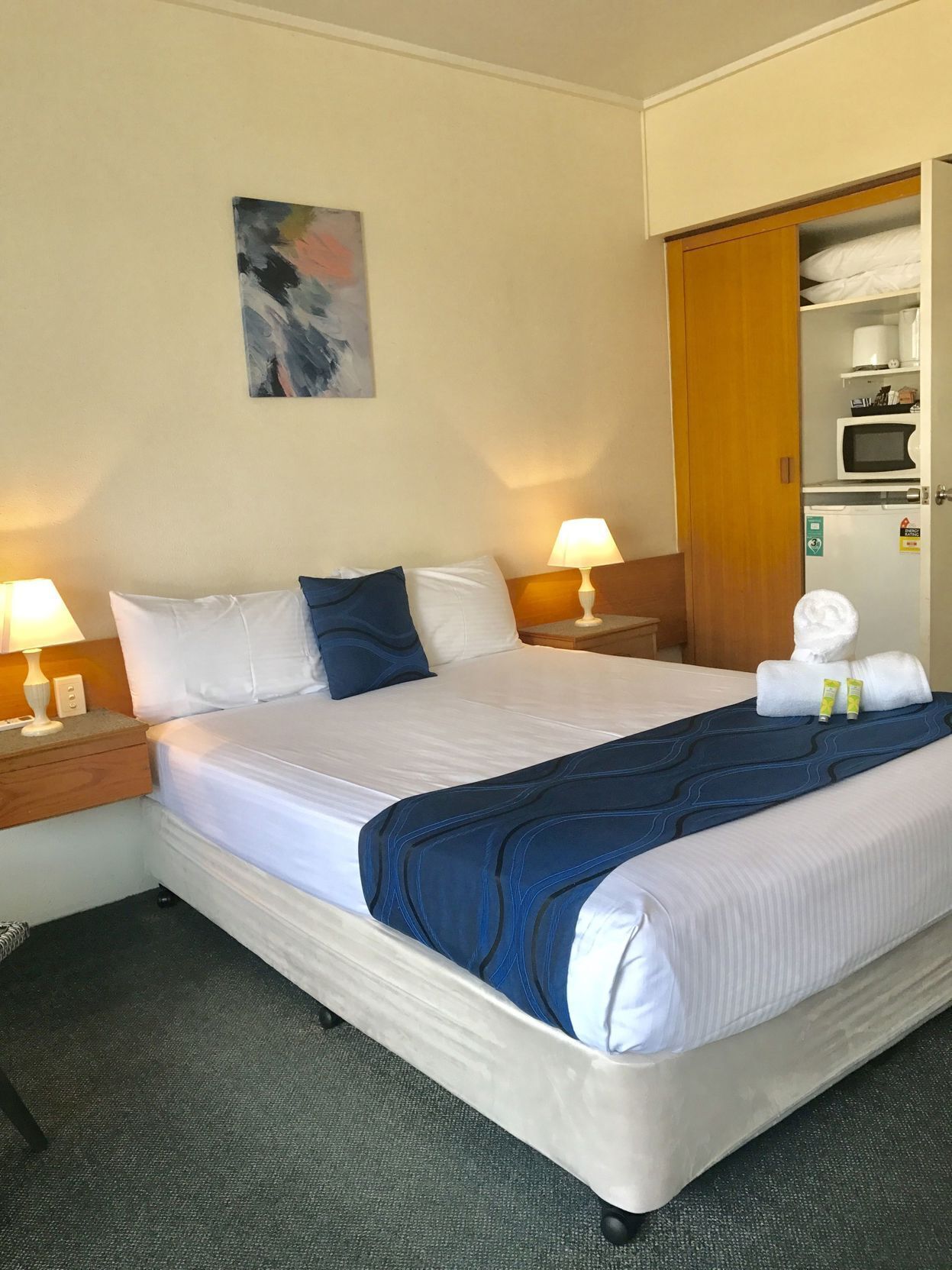 Desk, laptop workspace, iron/ironing board, free WiFi