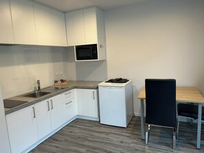 Apartment, 1 Bedroom | Private kitchen