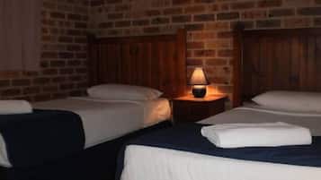 2 Bedroom Apartment with Kitchen | Soundproofing, iron/ironing board, free WiFi