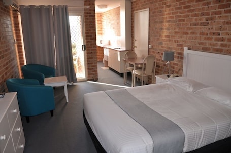 Studio Double | Soundproofing, iron/ironing board, free WiFi