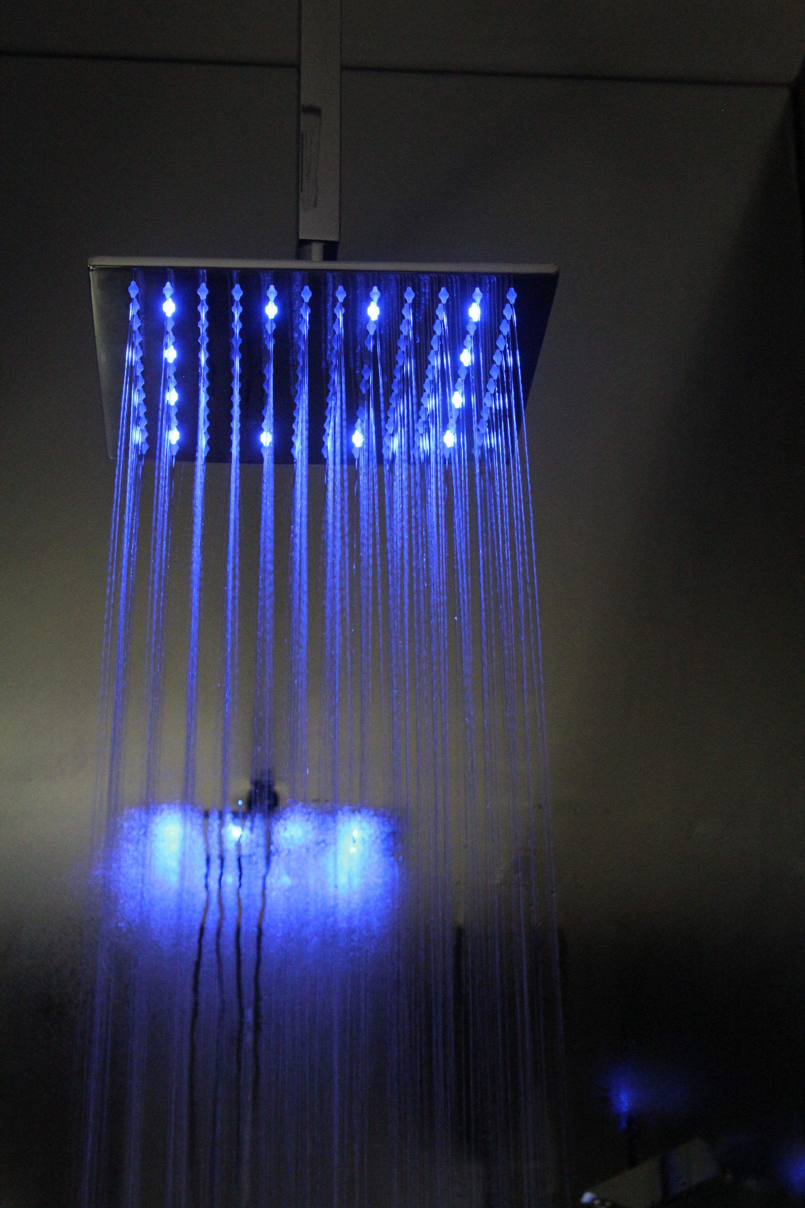 Standard Room, 1 Queen Bed (Room 9) | Bathroom | Hair dryer, towels