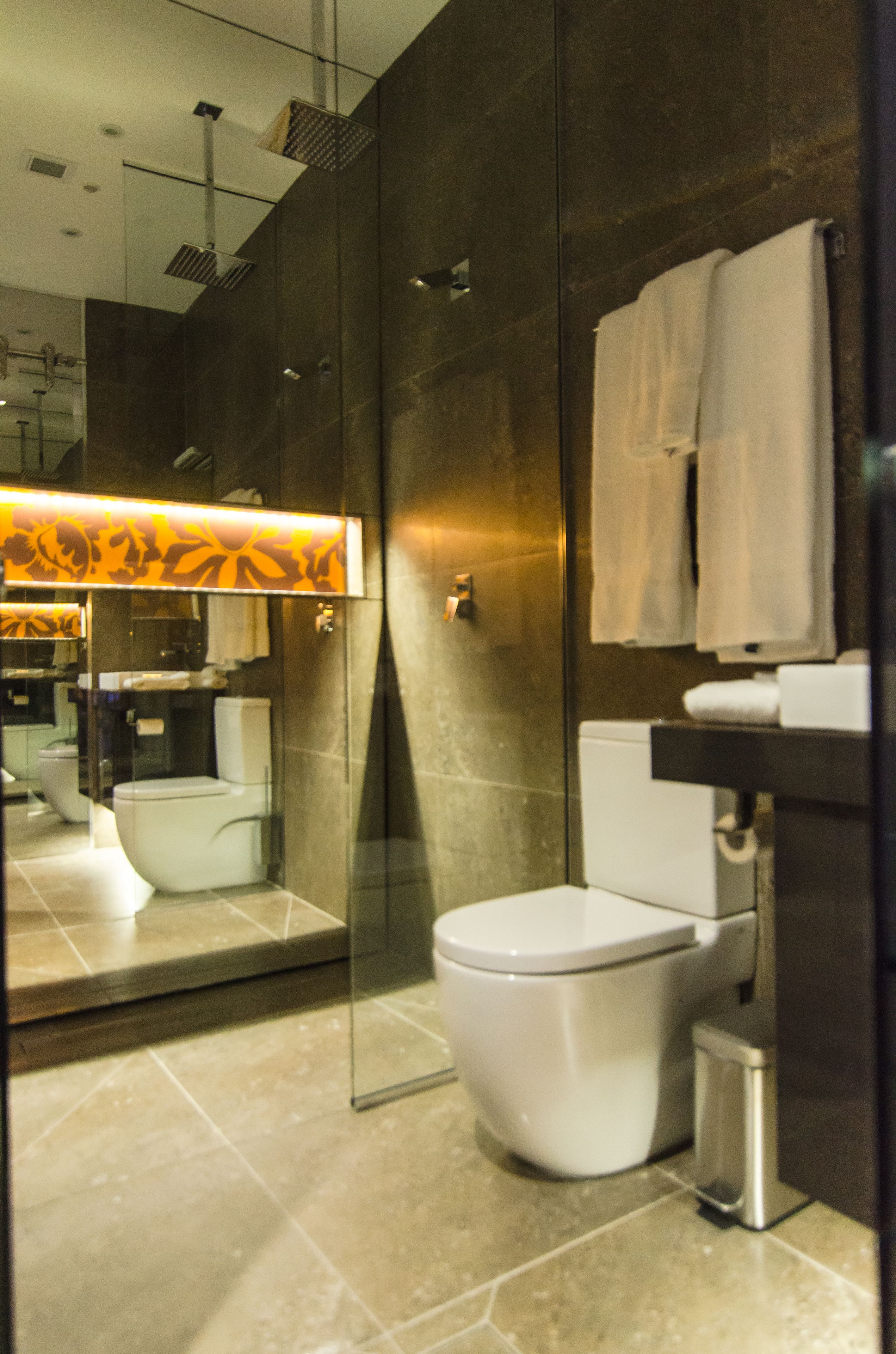 standard room (room 2) | bathroom | hair dryer, towels