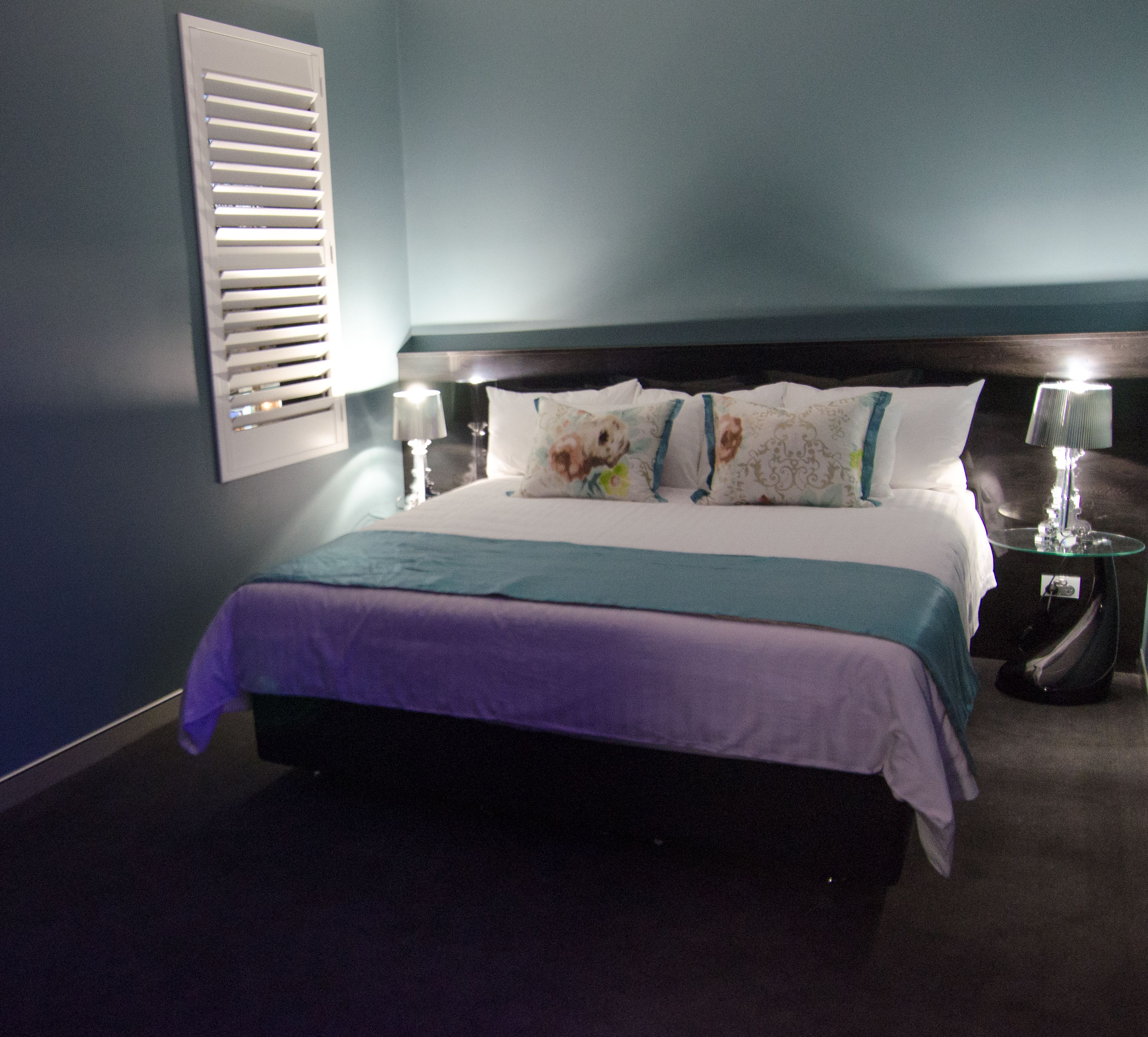 standard room, 1 king bed (room 3) | desk, soundproofing, iron/ironing board, free wifi