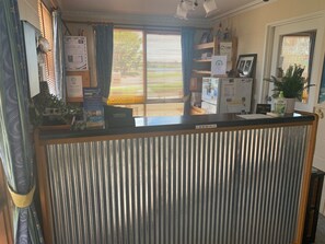 Interior entrance - Cunningham Shore Motel (Lakes Entrance)