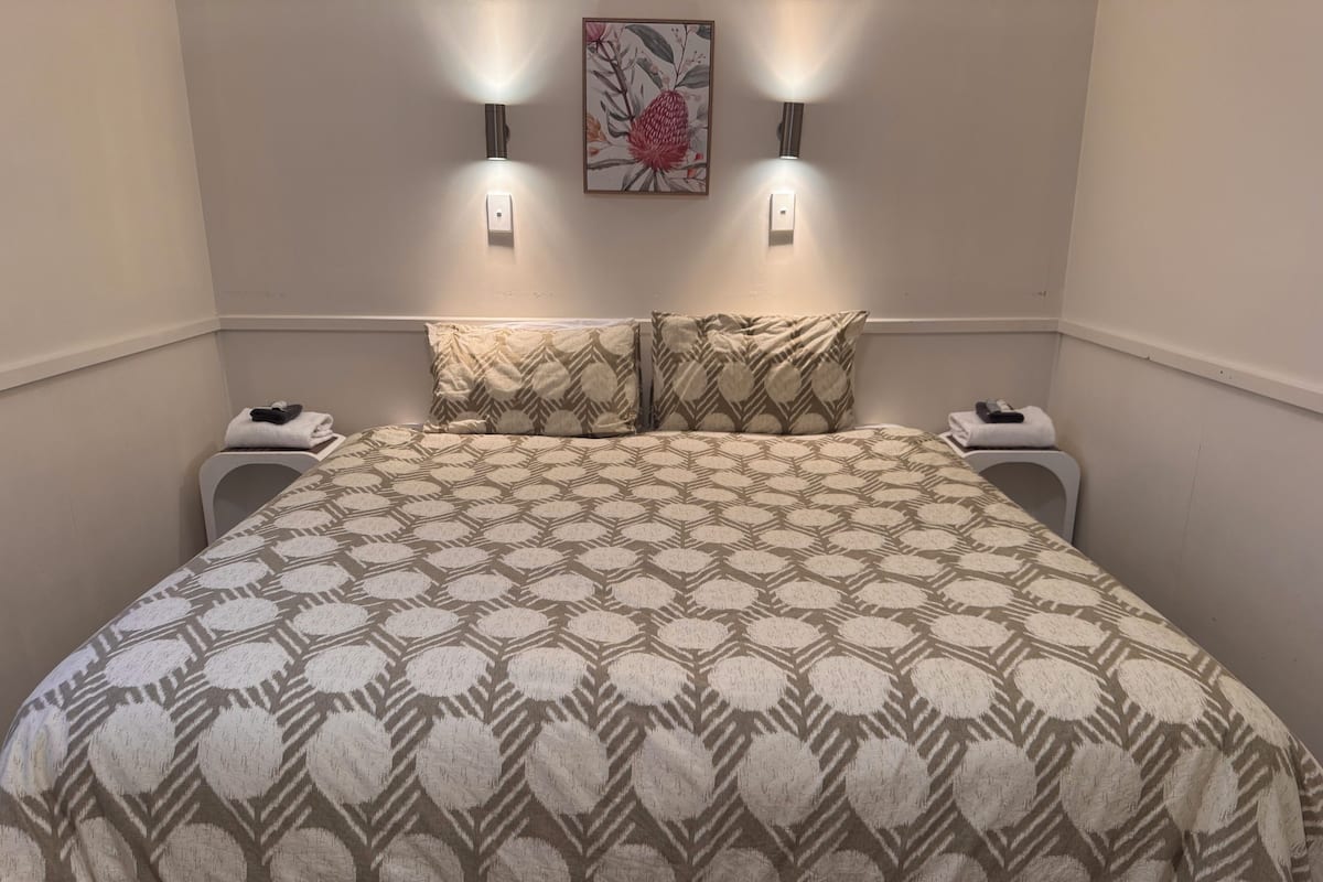 1 Schlafzimmer, individuell eingerichtet, Verdunkelungsvorhänge