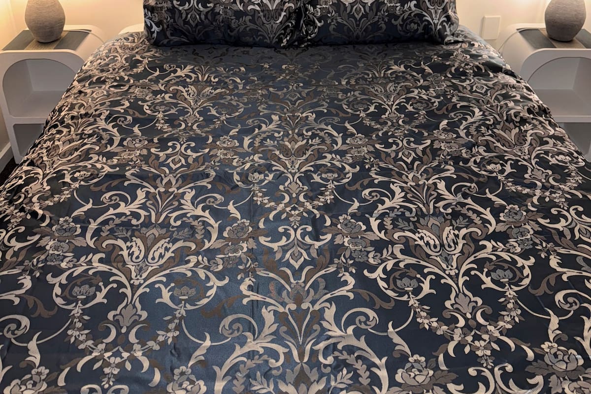 經典套房, 2 張加大雙人床 | 布置獨特、遮光布/窗簾、熨斗/熨衣板、免費無線上網