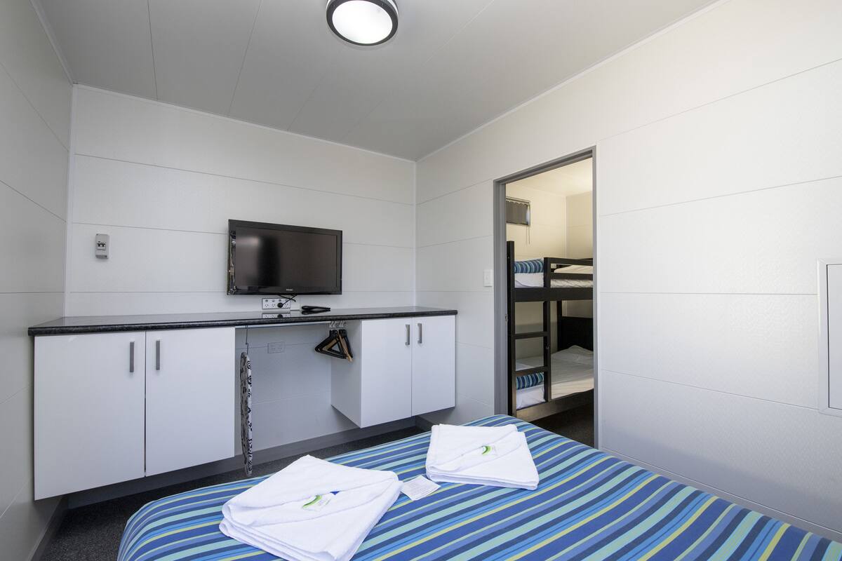 Soundproofing, iron/ironing board, bed sheets