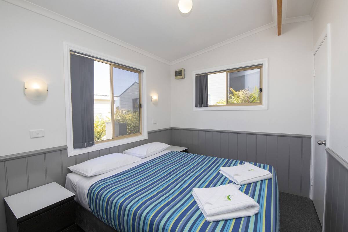 2 Bedroom Standard | Soundproofing, iron/ironing board, bed sheets